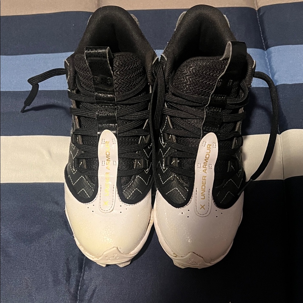 Under Armour Harper Black and White Sports Cleats